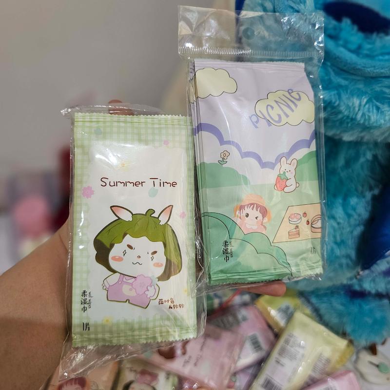 دستمال مرطوب 