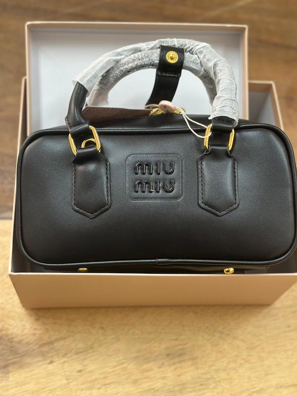 کیف زنانه میومیو مستر کوآلیتی ۲۷ سانتی متر مشکی