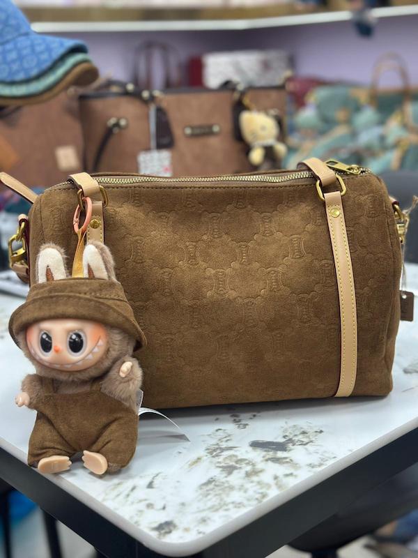 کیف زنانه سلین مسترکوآلیتی با اکسسوری لبوبو ۳۰ سانتی