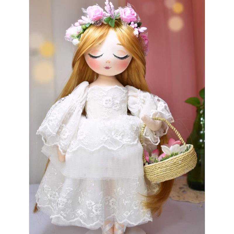 دوره عروسک بهارناز