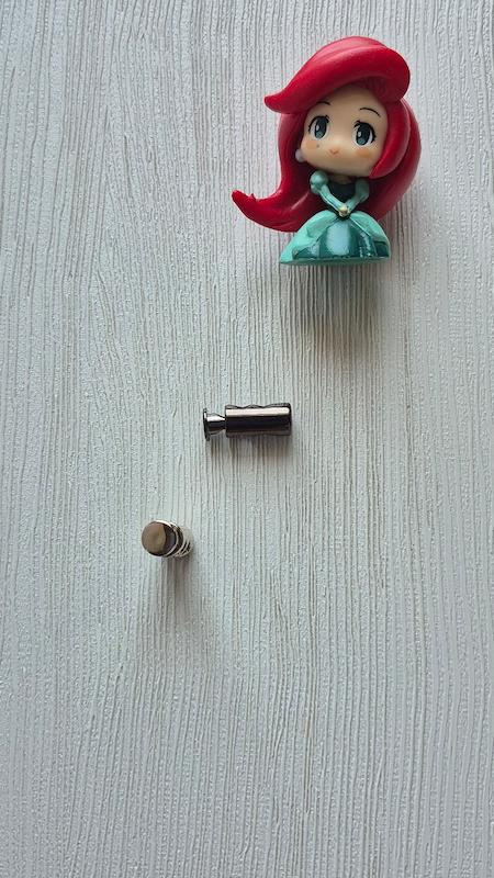 استوپر پلاستیکی (سرمنگوله فنردار) مدل استوانه ای کرمی و نقره ای