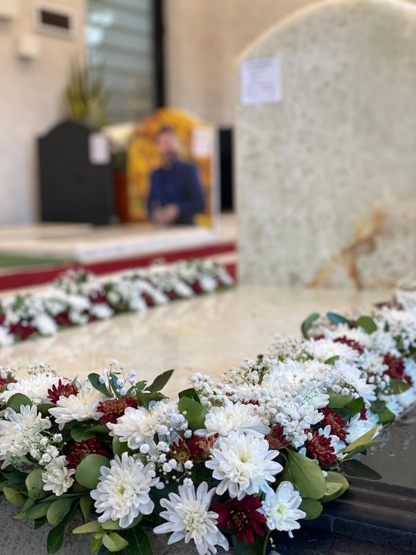 گل ارایی سنگ مزار S22