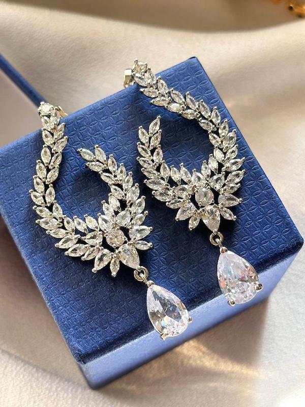 گوشواره طرح جواهر آویز اشکی
