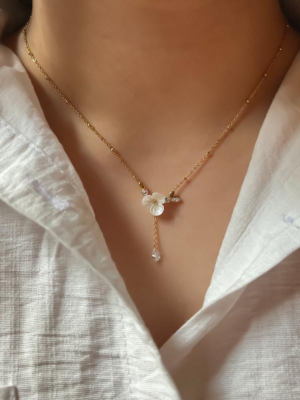 گردنبند گل اویز