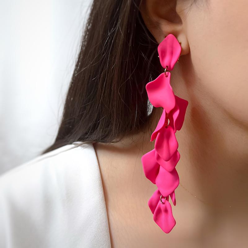 گوشواره برگ صورتی