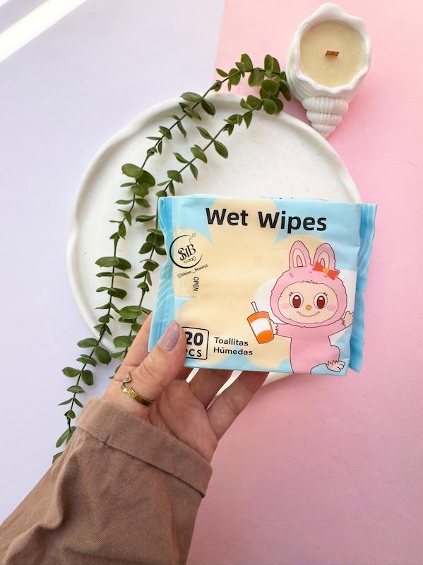 دستمال مرطوب 