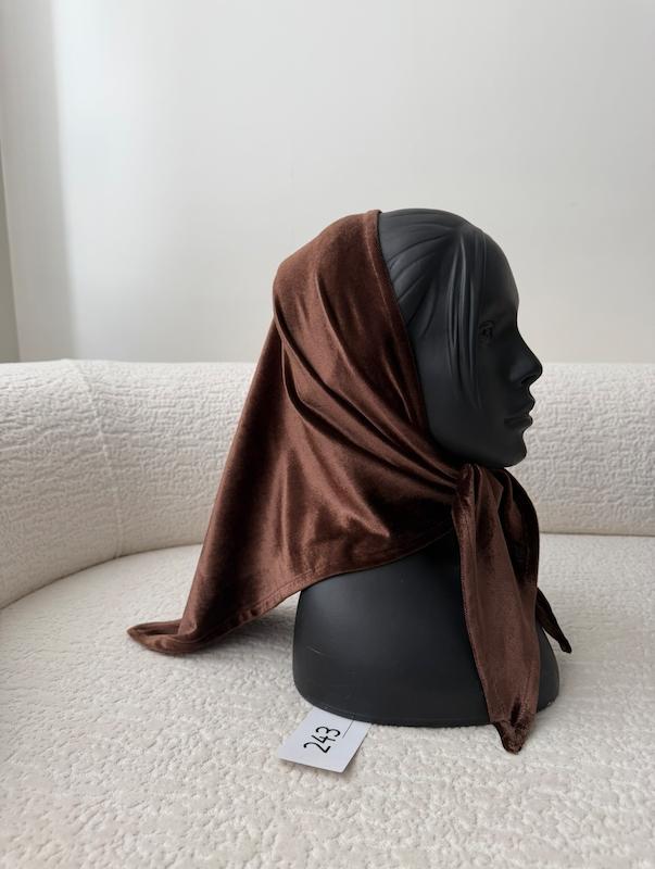 مینی اسکارف مخمل قهوه ای 🤎