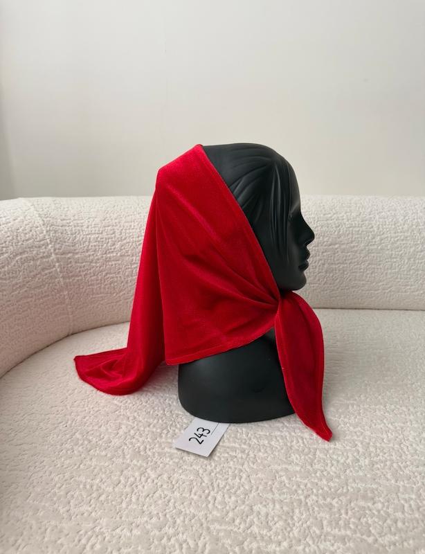 مینی اسکارف مخمل قرمز ❤️