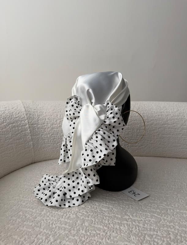 مینی اسکارف عروسک‌( سفید خالخالی ) 🤍