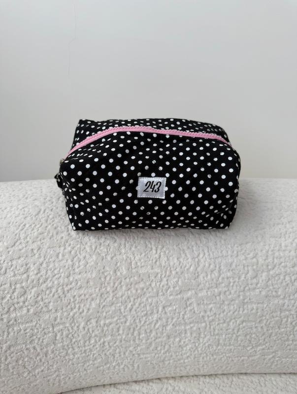 Polka makeup bag ( مشکی خالخالی ) ⚫️