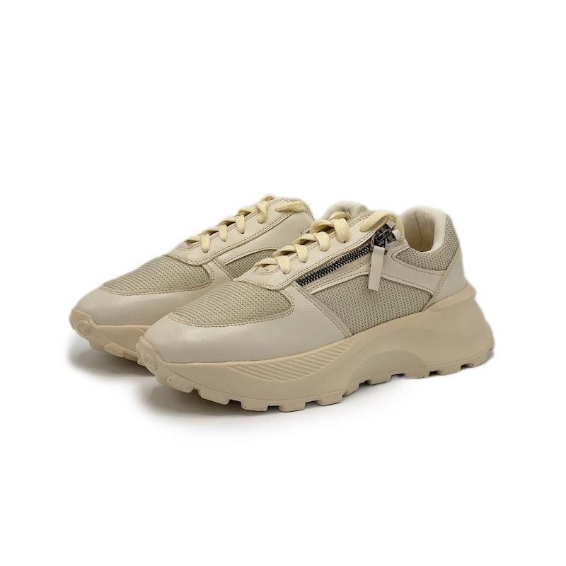 کفش راحتی زنانه مدل Stradivarius Sneakers - SKCr91