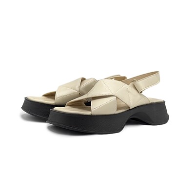 صندل زنانه مدل Stradivarius Sandal - SCr/B77