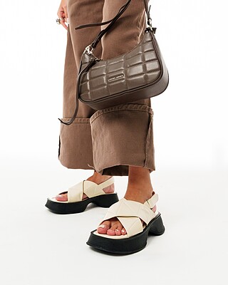 صندل زنانه مدل Stradivarius Sandal - SCr/B77