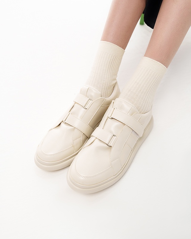 کفش راحتی زنانه مدلStradivarius Sneakers - LFD.C57