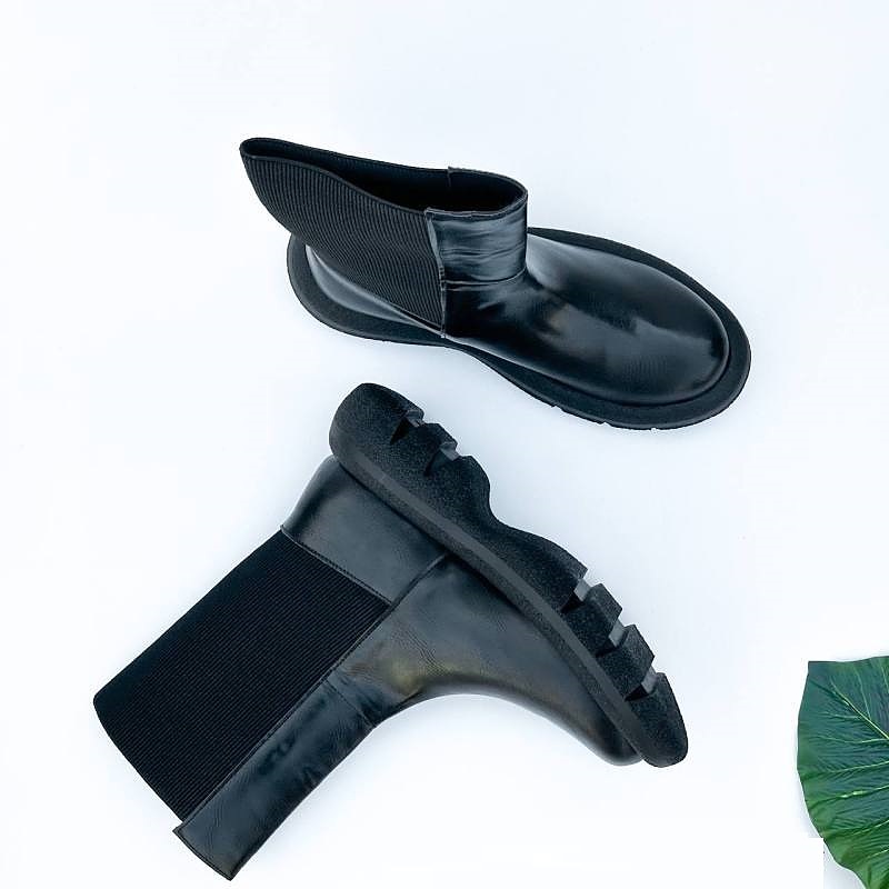 کفش بوت زنانه استرادیواریوس مدل Stradivarius Flat Ankle Boots - BTB90