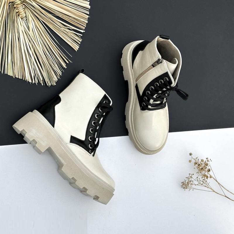 کفش نیم بوت زنانه مدل Stradivarius Flat Ankle Boots - BTC76