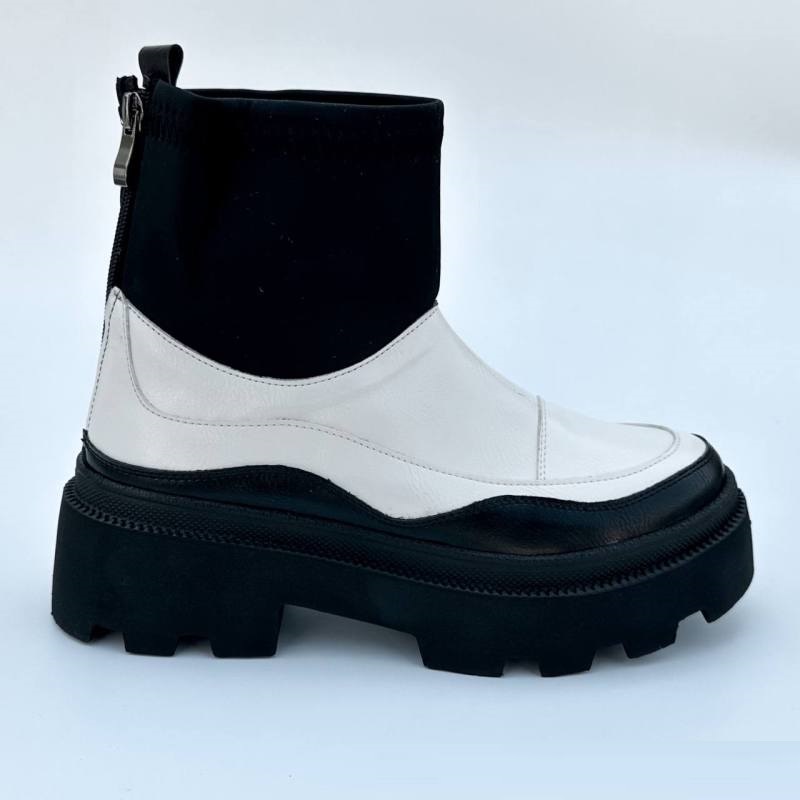 کفش نیم بوت زنانه مدل Stradivarius Flat Ankle Boots - BTW71