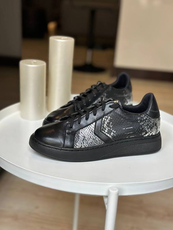 کفش راحتی زنانه مدل Stradivarius Sneakers - SKB01