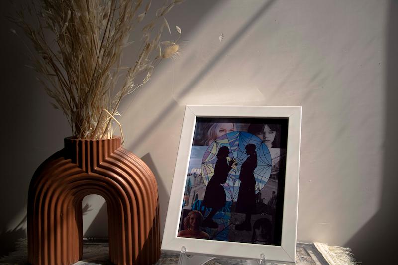 قاب عکس دکوراتیو طرح ونزدی (Wednesday)