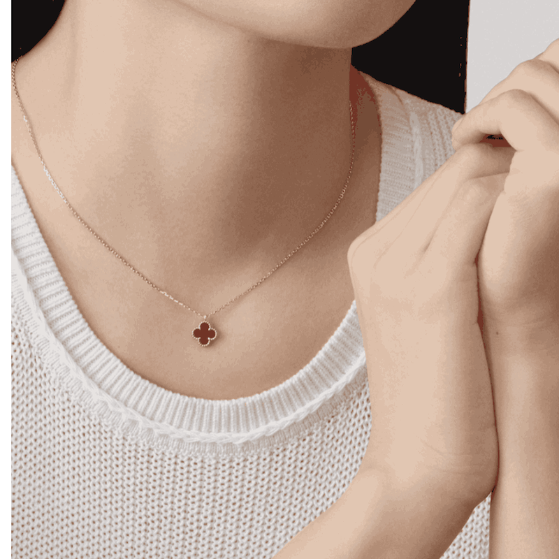 آویز طلا ونکلیف قرمز Carnelian