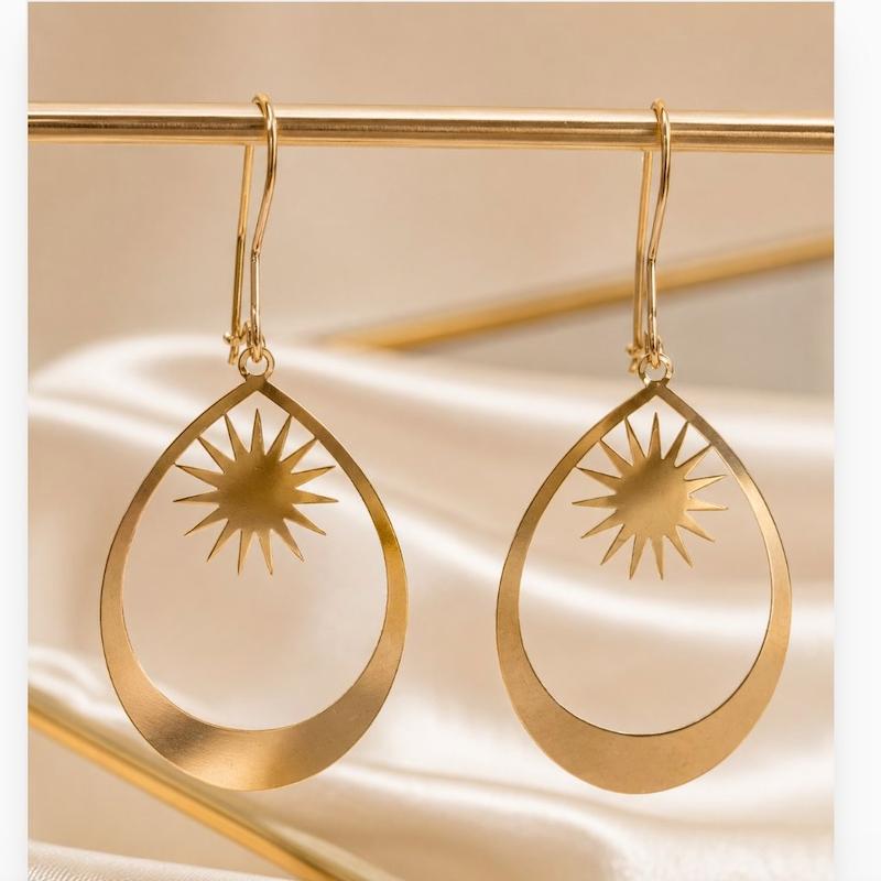 گوشواره زنانه طلا ۱۸ عیار گوشواره آویز عصایی مدل قطره خورشید