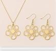 نیم ست طلا ۱۸ عیار مدل گل توری ونکلیف فلاور Flowerlace با آویز عصایی