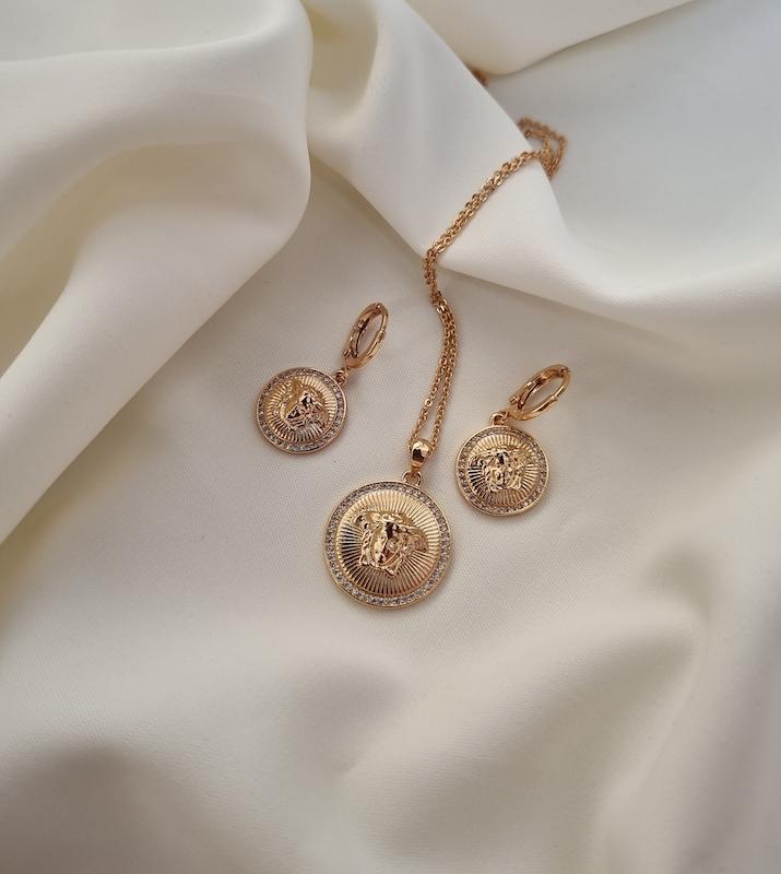 نیمست ورساچه طرح طلا