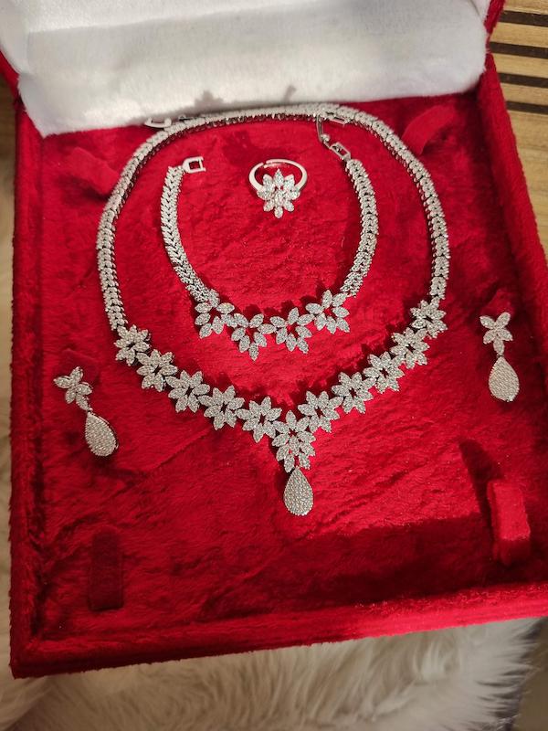 سرویس جواهری لوکس S85