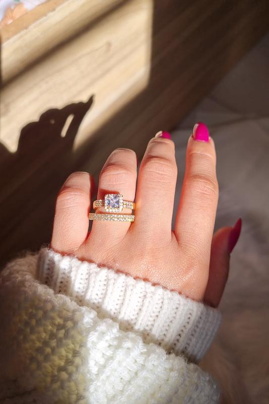 انگشتر جواهری رنگ طلایی 