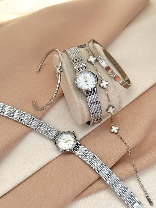 فلورا فندقی