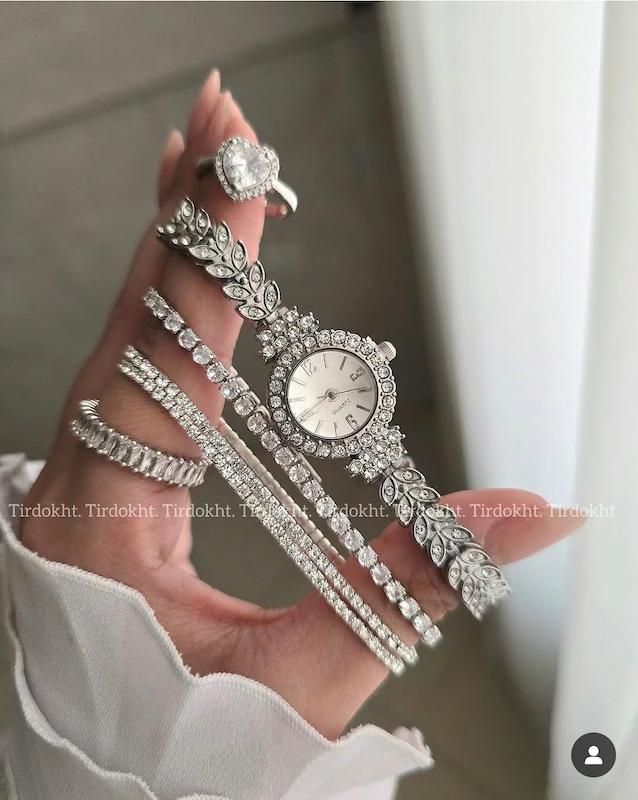 ساعت طرح نقره ظریف