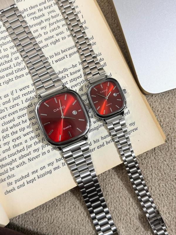 ساعت کاسیو اولدمانی قرمز