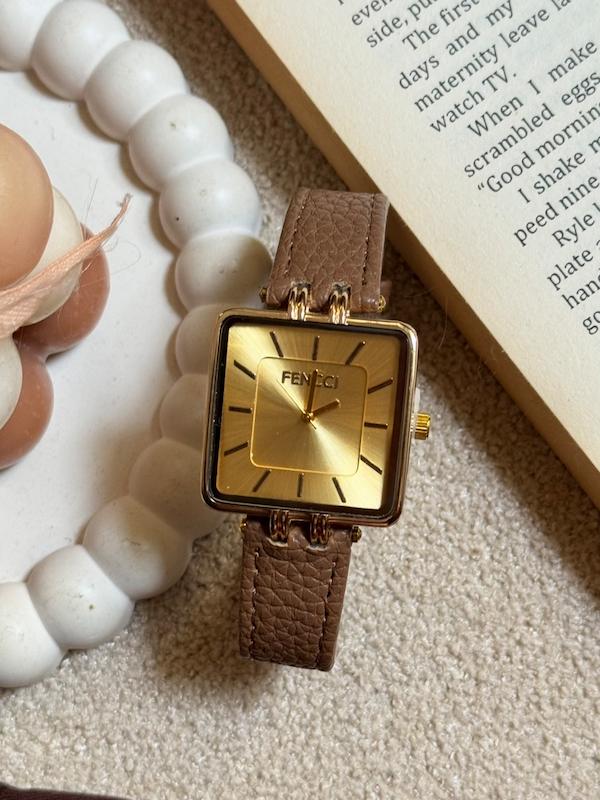 ساعت چرم مربع کد ۹۰