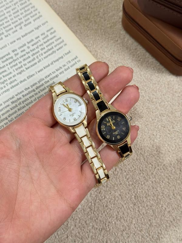 ساعت ظریف زنانه کد ۵۵۵