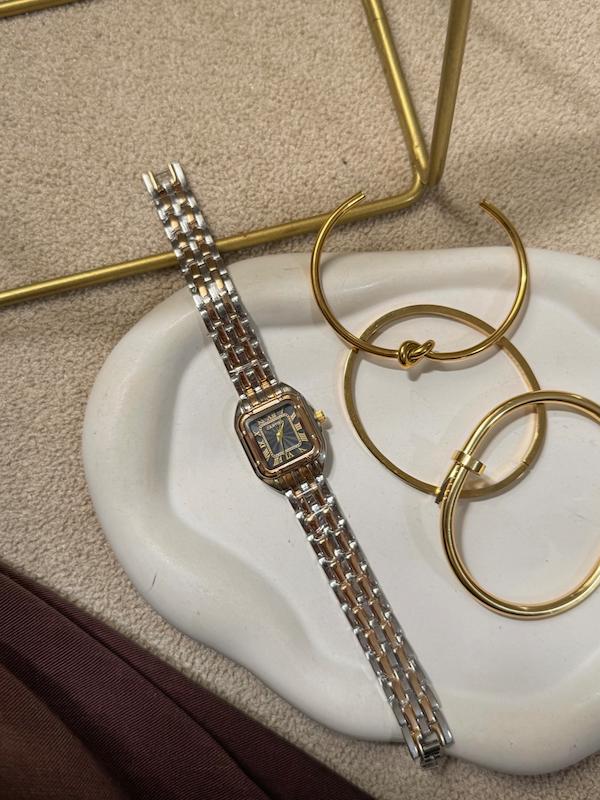 ساعت پرفروش کارتیر