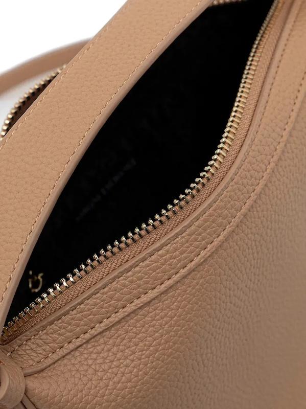 کیف دوشی زنانه برند آرمانی اکسچنج (Armani Exchange) کرمی 