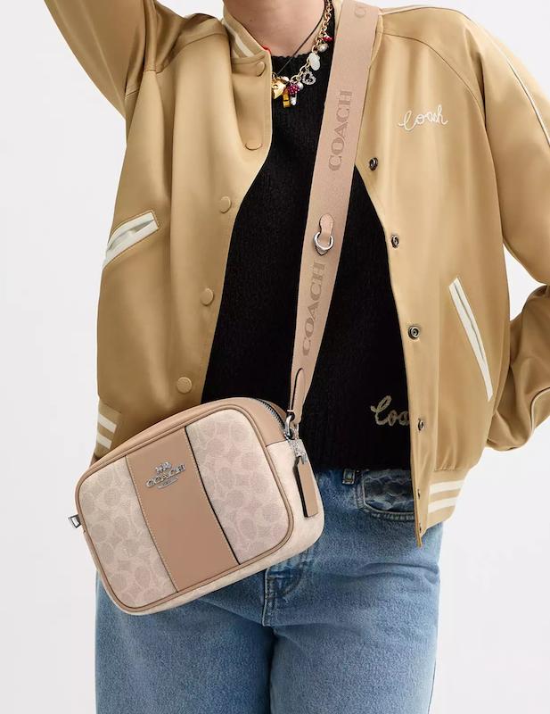 کیف دوشی  زنانه برند کوچ (COACH) کرم نسکافه ای