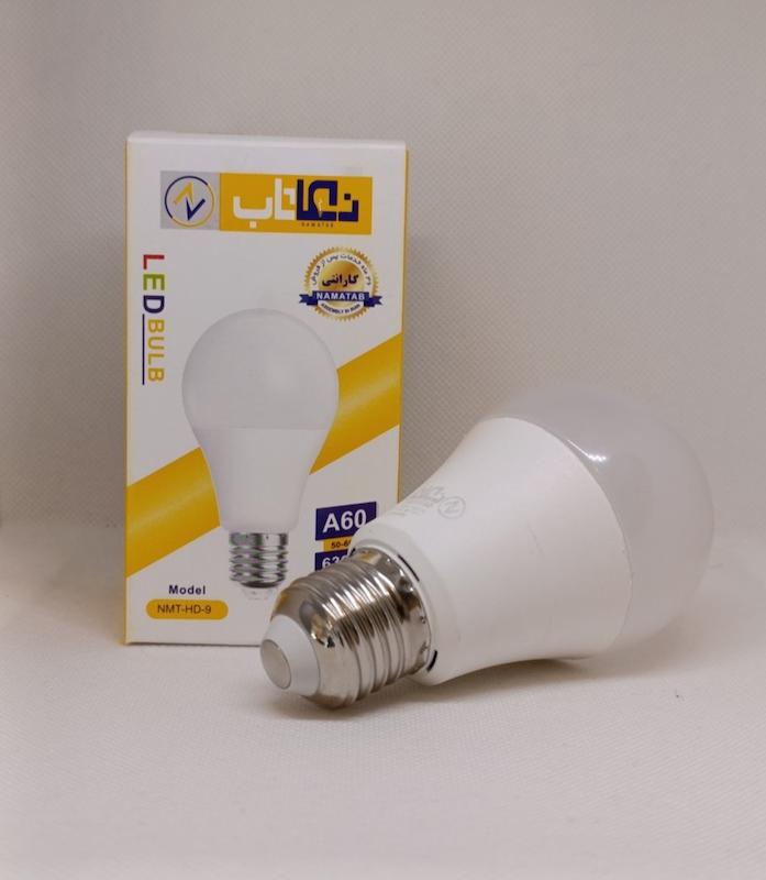 لامپ 9W LED نماتاب با سرپیچ استاندارد E27 گزینه ای مناسب برای روشنایی منزل ، دفاتر ، فروشگاه ها و فضاهای داخلی است. این لامپ با مصرف انرژی پایین و نوردهی مطلوب جایگزینی اقتصادی برای لامپ های پر مصرف قدیمی محسوب میشود