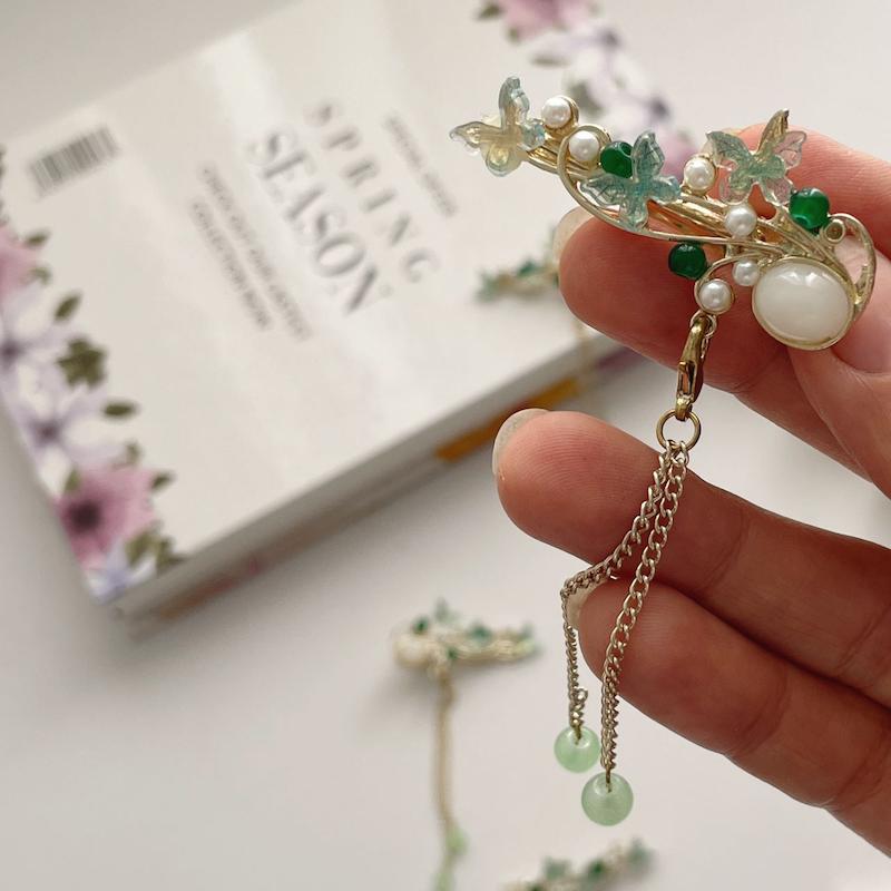 گیره انبری پروانه سبز آویزدار 