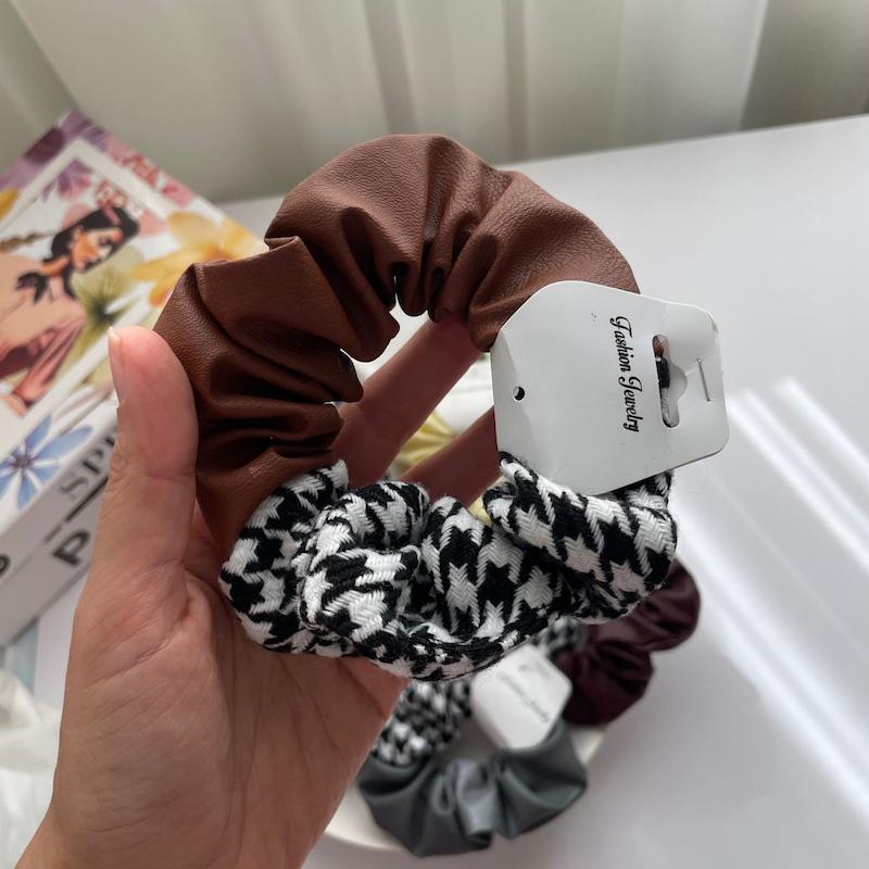 اسکرانچی چرم و پیچازی