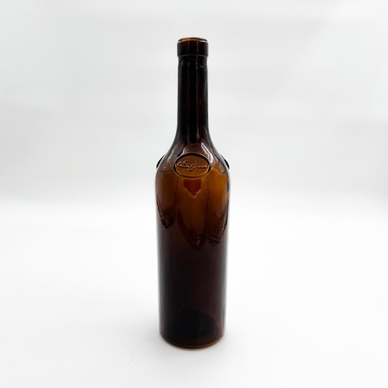 بطری آب قهوه ای