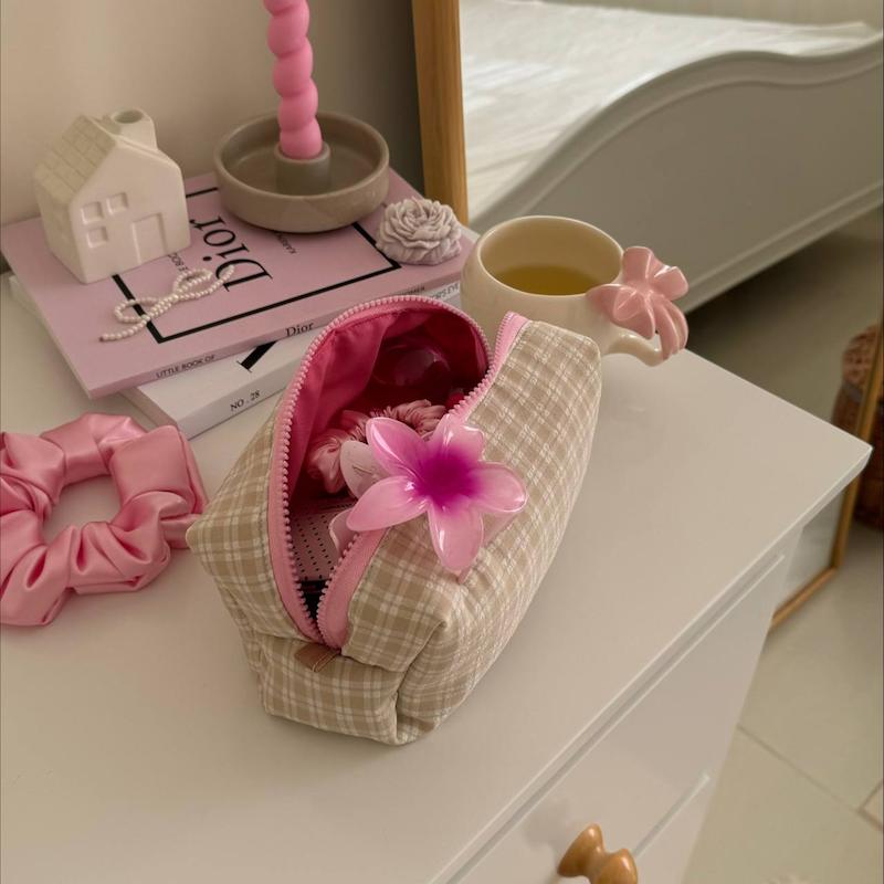 کیف ارایشی چهارخونه