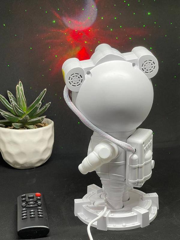 اسپیکر و چراغ مدل آدم فضایی اسپیکردار _Space Theme Speaker & Light  LED Lighting & Sound