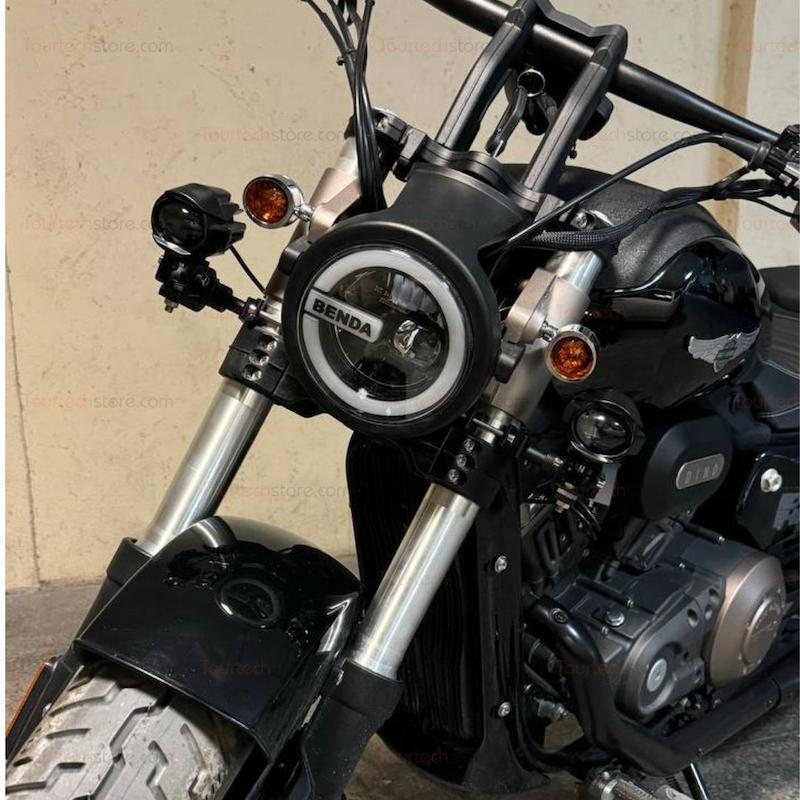بست پروژکتور روی کمک مدل K1