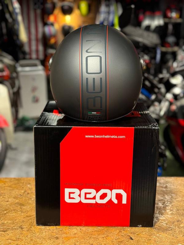 کلاه کاسکت وسپایی برند Beon مدل titanium