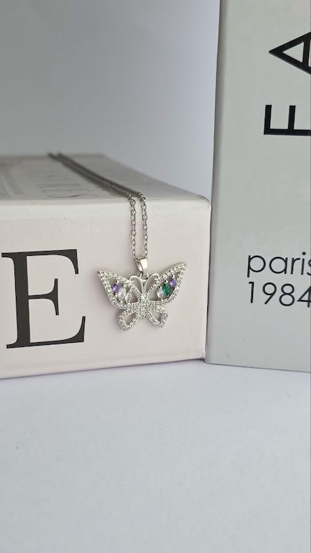 گردنبند پروانه در طرح های مختلف