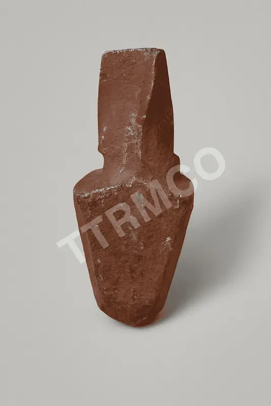کلنگ حفاری نمای نزدیک  کلنگ صنعتی روی زمینه سفید  استفاده از کلنگ حفاری در معدن  کلنگ مقاوم در زمین سخت  کلنگ فولادی با طراحی ارگونومیک  کلنگ حفاری حرفه‌ای در کارگاه عمرانی