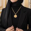 گردنبند زنانه ورساچه طرح مدوزا؛ اصالت، درخشش و جلوه‌ای کاملاً مشابه طلا