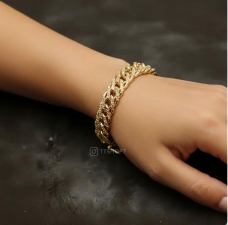 دستبند زنانه کارتیر طرح دار رنگ ثابت و ضد حساسیت