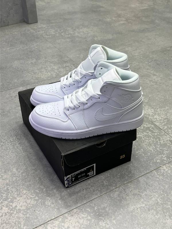 کتونی ایر جردن 1 Triple White